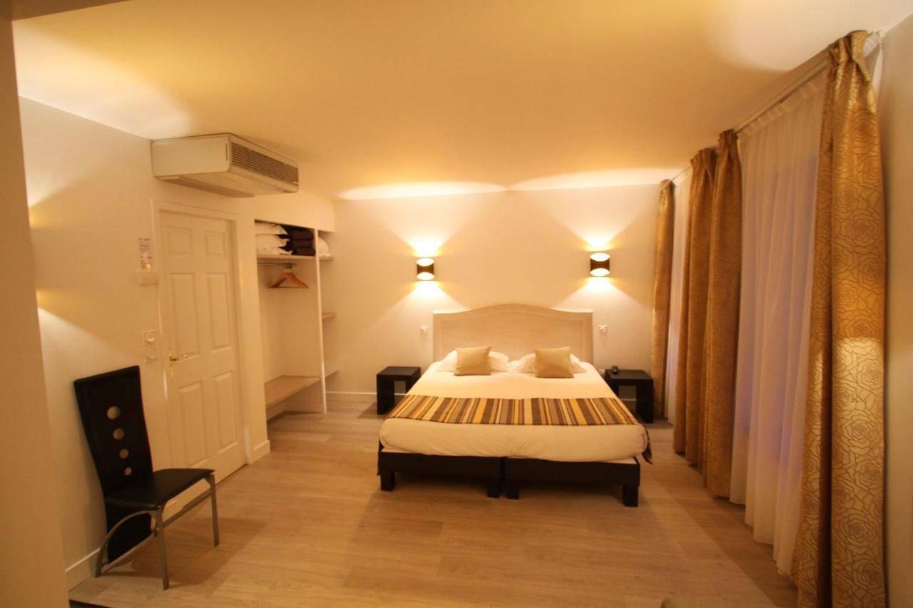 Deluxe Double Room in Condom, Gers