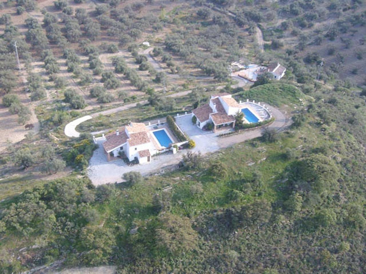 Casas de Cantoblanco in Los Romanes, Benamargosa