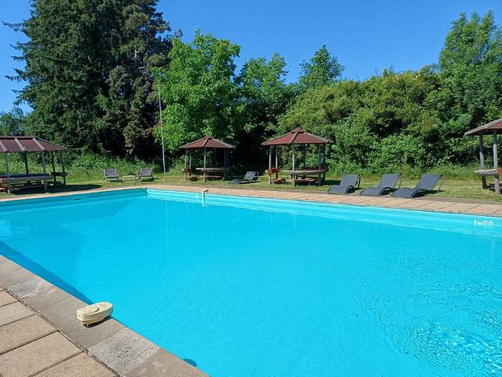 Hôtel pour 2 personnes, avec Terrasse ainsi que Jardin et Piscine