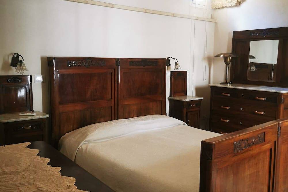 Independent apartment in an old house five minutes from the sea in Andrano, Lecce Provinz