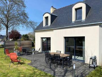 Gîte pour 6 personnes, avec jardin à Péaule