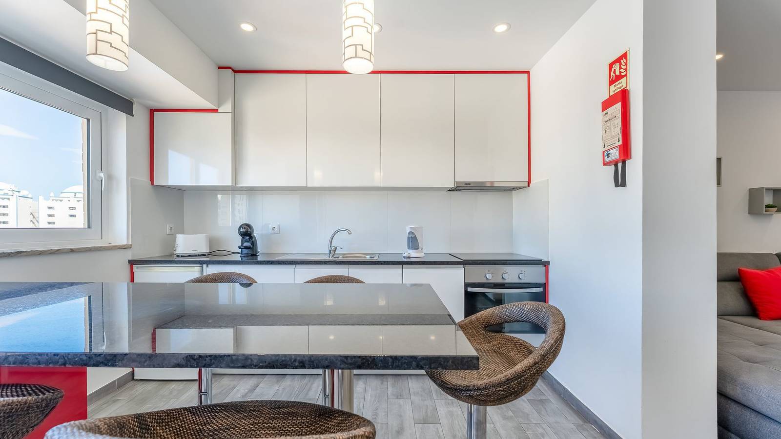 Ganze Wohnung, Red Velvet 1 Bdr Flat With Balcony by Lovelystay in Praia da Rocha, Portimão