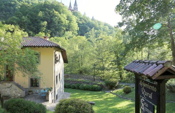 Casa rural para 2 personas, con Terraza además de Jardín y Vistas en Lagos de Covadonga