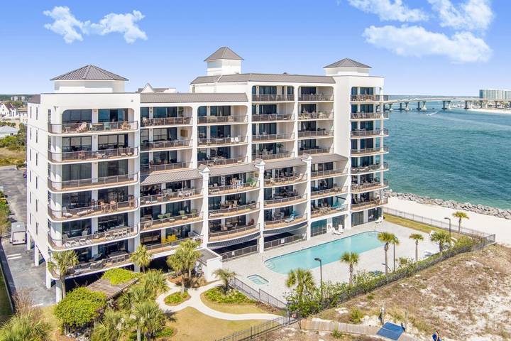 Vacation rental for 6 people, with yard and pool as well as terrace by Orange Beach