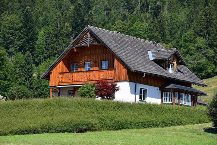 Ferienhaus für 6 Personen, mit Balkon und Terrasse sowie Garten und Sauna