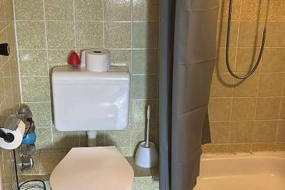 Ganze Wohnung, Quiet 1-Bedroom Apartment · Sleeps 2 · Full Kitchen · Kaiserslautern in Kaiserslautern, Saar-Nahe-Bergland