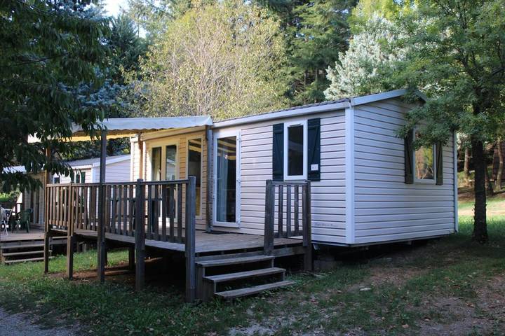 Camping pour 4 personnes, avec jardin ainsi que sauna et vue, animaux acceptés dans Lozère - 2