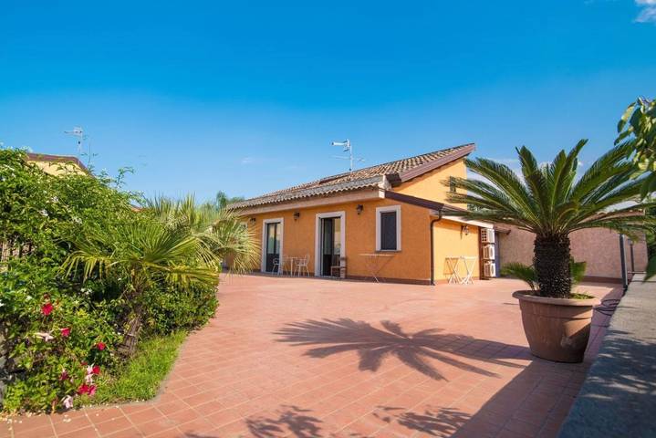 Location de vacances pour 6 personnes, avec jardin et terrasse, animaux acceptés à Piedimonte Etneo - 4