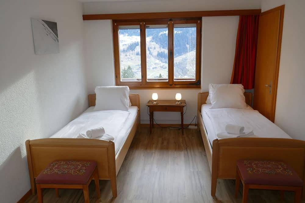 Appartamento intero, Bellissimo appartamento per 6 persone con Wifi, Tv, balcone e vista panoramica in Schwendi b. Grindelwald, Grindelwald