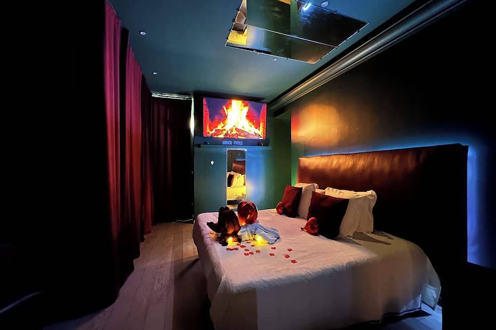 Entire apartment, Mieuxqualhotel Le Carré in Bordeaux, Bordeaux region