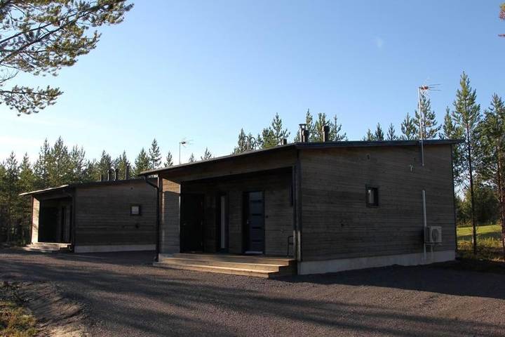 Chalet pour 5 personnes, avec Balcon et Jacuzzi ainsi que Terrasse et Sauna dans région de Oulu