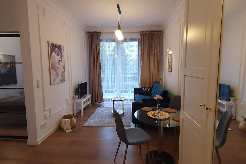 Appartement entier, Classical Warszaw Apartment inside building with garden on the roof in Varsovie, Mazovie