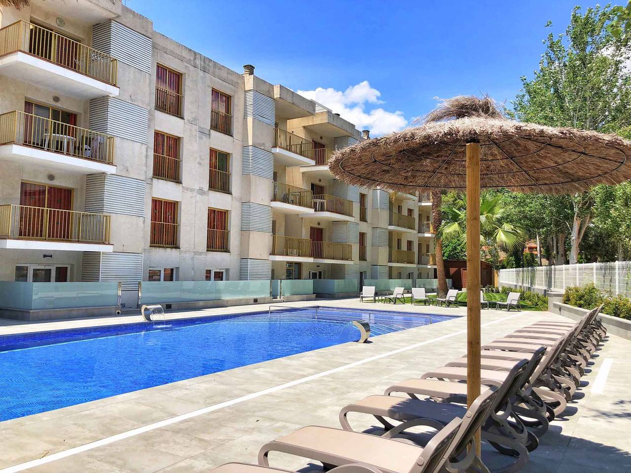 Appartement d´hôtel avec piscine et climatisation  in Vilafortuny, Cambrils
