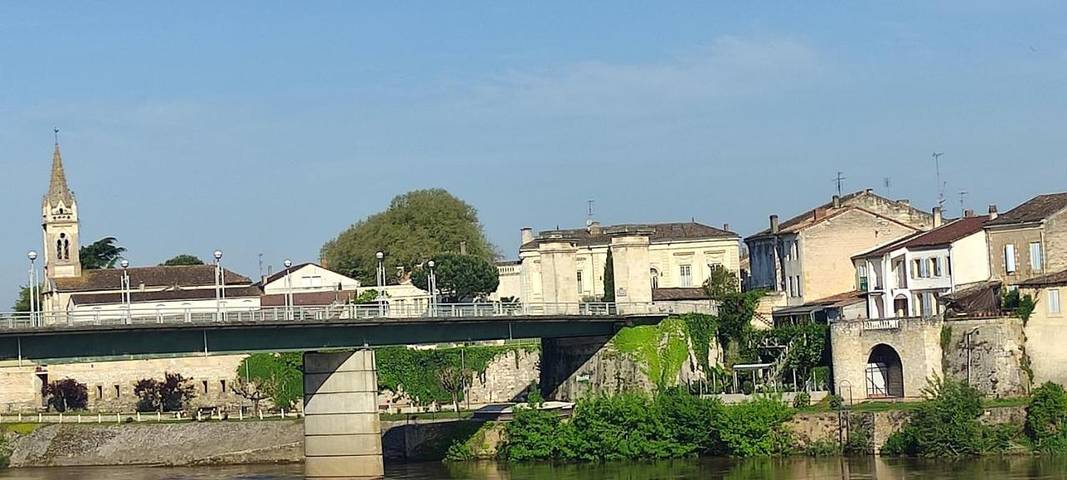 Location de vacances pour 4 personnes, avec jardin à Port-Sainte-Foy-et-Ponchapt - 4