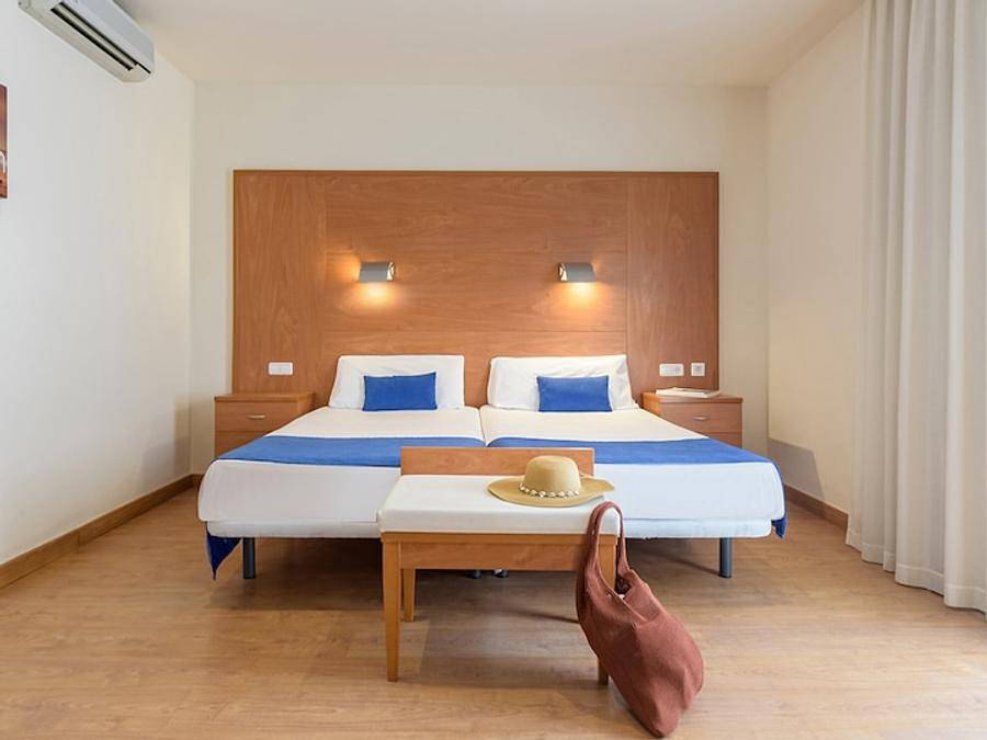 Pierre & Vacances Hotel Horitzó - Habitación 4 personas - Habitación Cuádruple - Balcón - Desayuno Incluido in Palafolls, Costa del Maresme