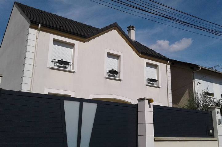 Maison de vacances pour 10 personnes, avec Terrasse et Jardin à Mitry-Mory