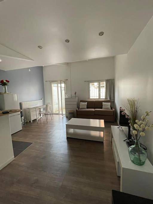 Gîte pour 2 personnes, avec terrasse à Romainville - 2