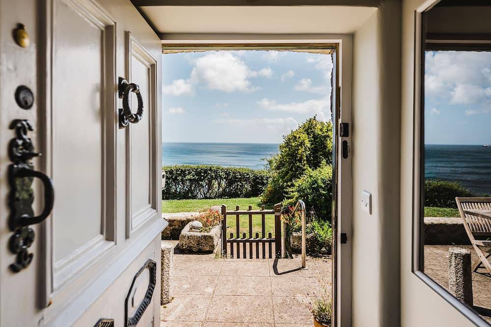 Eine komplett renovierte Unterkunft, nur einen kurzen Spaziergang vom schönen Strand von Coverack entfernt. in Coverack, Cornwall