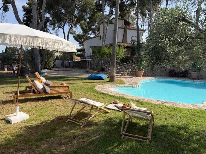 Chalet para 10 personas, con vistas y jardín además de piscina y terraza, Se admiten mascotas - 1