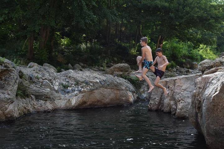 Gîte pour 5 personnes, avec vue ainsi que piscine et balcon à Meyras - 3