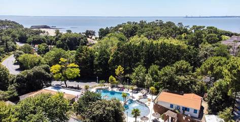 Mobil home pour 8 personnes, avec piscine et jacuzzi dans Plage Suzac