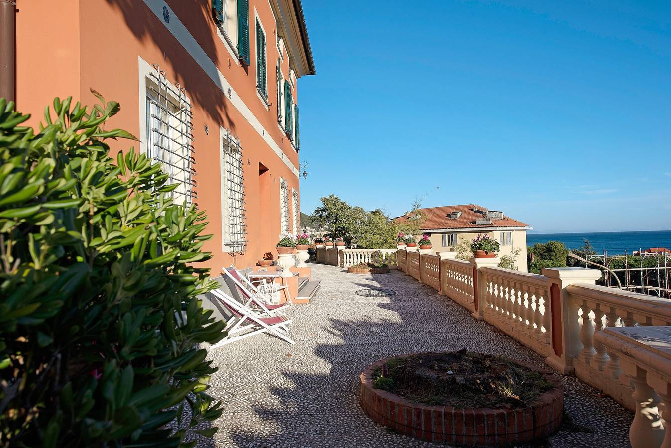 Appartamento intero, Appartamento per vacanze Trilocale in villa vista mare Apt 2 con vista mare in Varazze (Città), Varazze