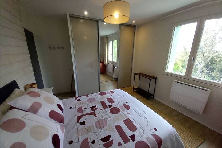 Appartement entier, Maison avec jardin, 10 minutes centre ville in Tours, Région de Tours