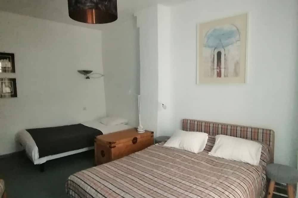 5-person house in a charming Haut Var village in Ampus, Draguignan Region