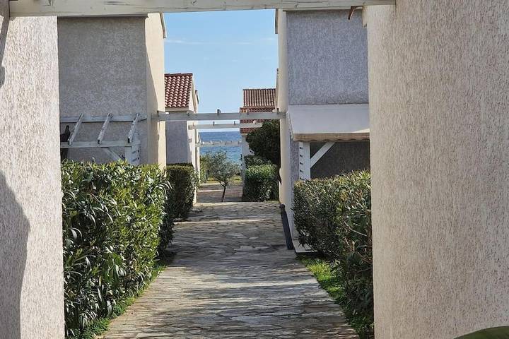 Location de vacances pour 5 personnes, avec jardin et piscine dans Prunete - 2