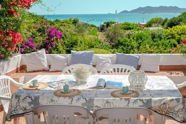 Entire apartment, Apartment 'Trilocale Taverna 80m from Beach' with Sea View, Private Terrace & Ac in Porto Taverna, Loiri Porto San Paolo