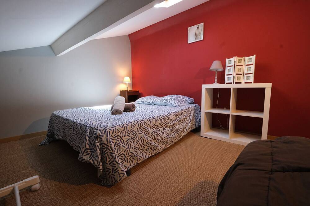 Alquiler De Vacaciones Muy Agradable Al Pie De Luberon - 8 personas in Maubec, Parque natural regional del Luberon