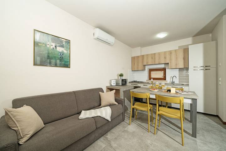 Ferienwohnung für 3 Personen, mit Terrasse, kinderfreundlich in Desenzano del Garda - 2