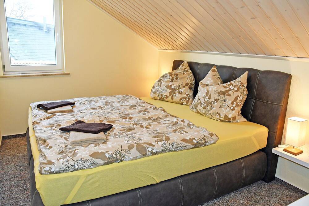 Ganze Wohnung, Trenter Fewo mit Sonnenterrasse in Trent, Rügen
