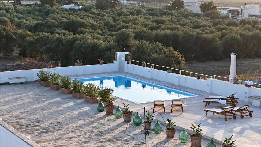 Gîte pour 2 personnes, avec piscine ainsi que jardin et vue à Andria - 4