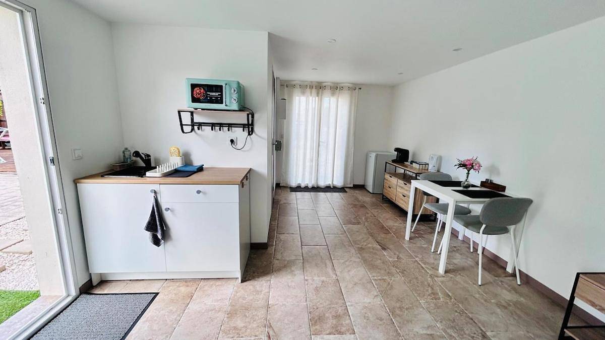 Appartement entier, La Dolce Vita studio avec piscine in Eysines, Région de Bordeaux
