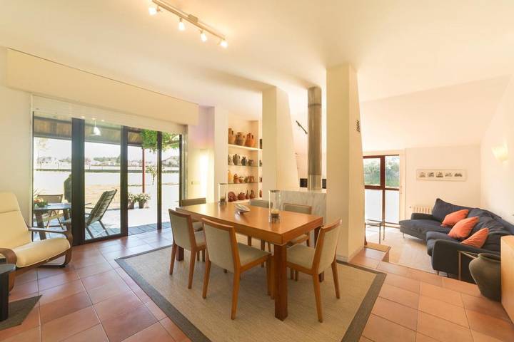 Location de vacances pour 9 personnes, avec terrasse ainsi que vue et jardin à Brión - 4