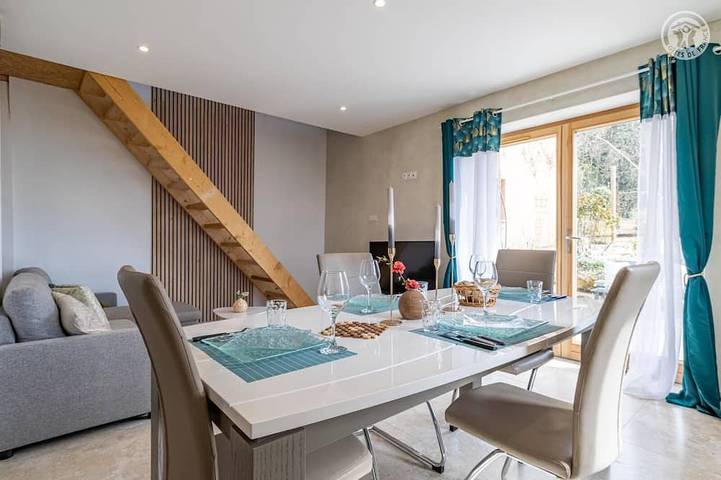 Maison de vacances pour 6 personnes, avec terrasse ainsi que jardin et jacuzzi