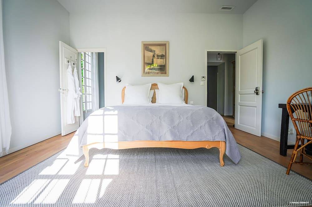 A luxury property within walking distance of a French Unesco World Heritage Site in Saint-Émilion, Libourne region