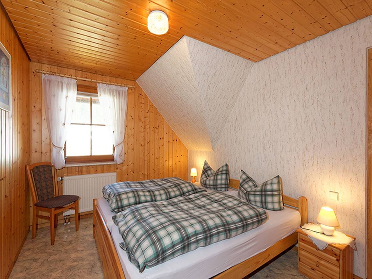 Ganze Wohnung, Apartment Waldblick auf dem Bauernhof mit Terrasse, Grillplatz, Spielplatz und Blick ins Grüne in St. Georgen, Mittlerer Schwarzwald