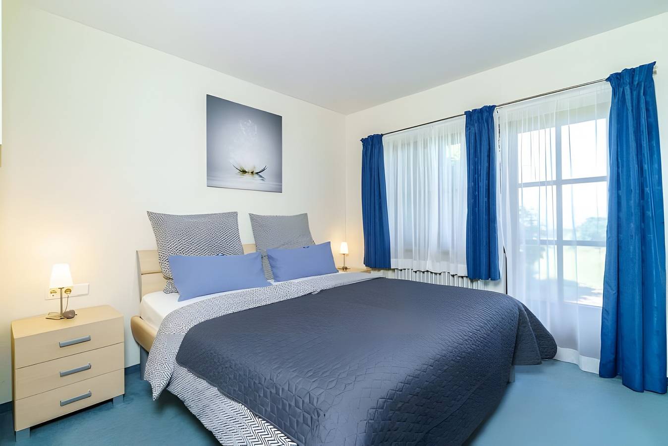 Entire apartment, Panoramic Lake View, 40sqm, 1 Bedroom, 1 Living/Sleeping Room, up to 4 Guests in Wasserburg (Bodensee), Bavarian Swabia