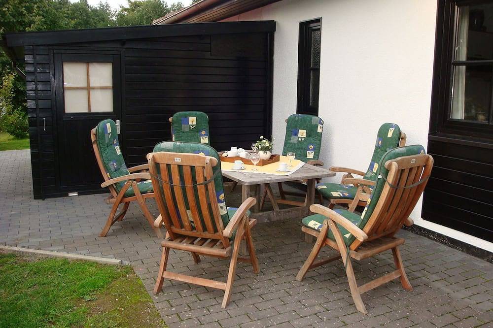 Geheel appartement, Luxe vakantiehuis, 100 meter van bos, zwembad in de buurt, 4 km van Edersee in Frankenau, Waldecker Land