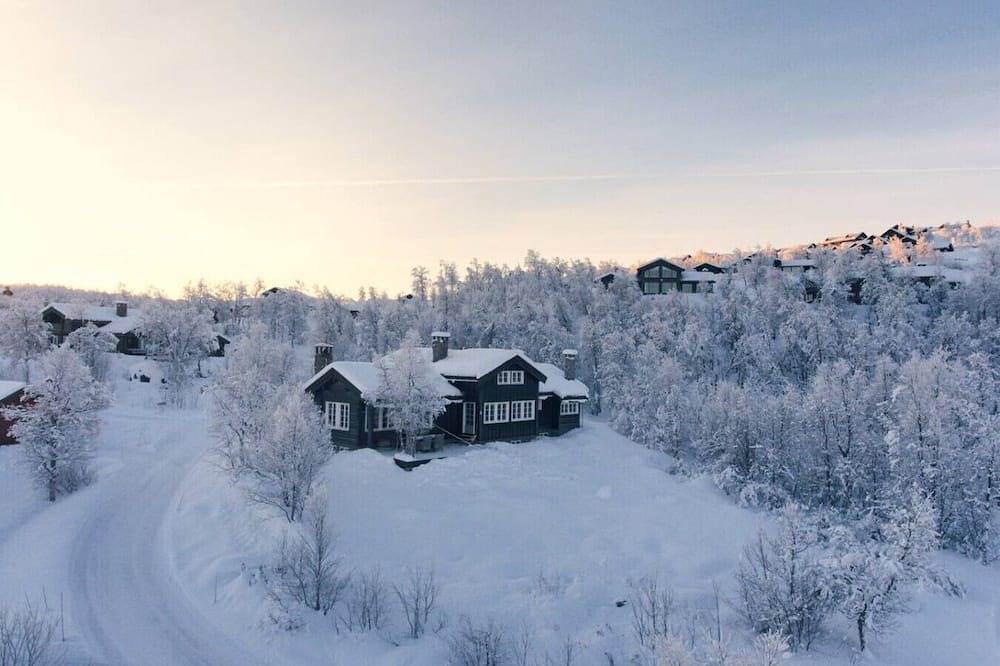 Lun og koselig hytte på fjellet, med badstu in Geilo, Hol