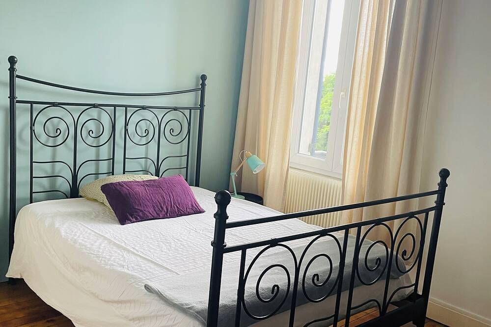 Charming town house with pool and garden in Périgueux, Périgord Blanc