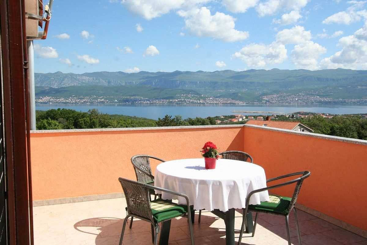 Apartamento entero, Apartments Mahmutović Fehima 10017-A1 in Poljé, Krk (isla)