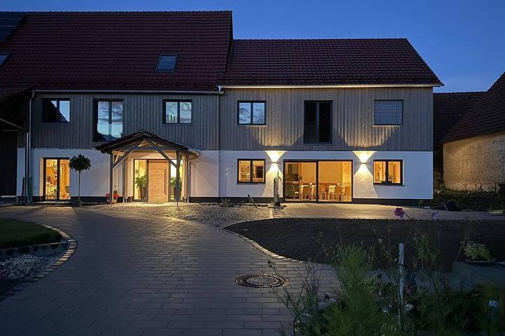 Ganze Wohnung, Besondere Ferienwohnung aus Mondholz in Lutzingen, Bayerisch Schwaben