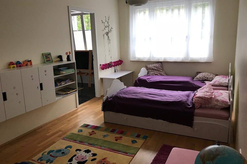 Ganze Wohnung, 3 Zimmerwohnung mit Garten im Zentrum von Berlin 8 Min Autofahrt bis zum Alex in Friedrichshain - Kreuzberg, Berlin