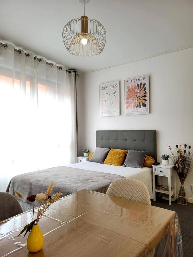 Appartement entier, Studio in Rosny-sous-Bois, Seine-Saint-Denis