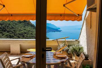 Ferienwohnung für 2 Personen, mit Seeblick und Balkon in Lago Maggiore (Lombardei)