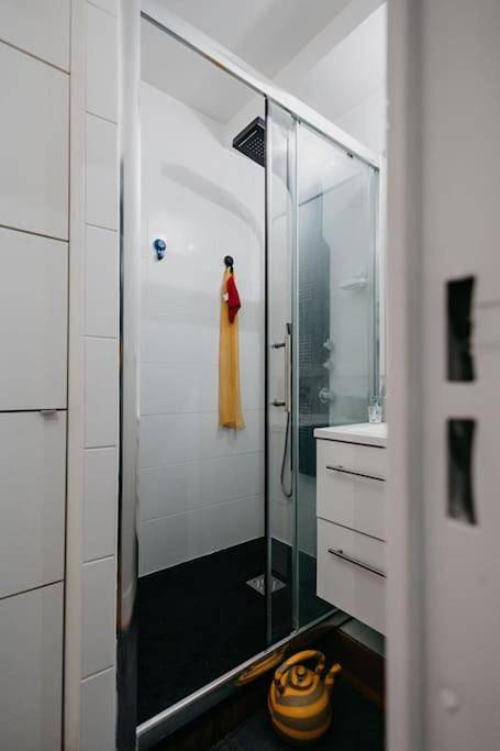 Appartement entier, Appartement cosy avec wifi à 15 min de Rennes in Crevin, Région de Redon