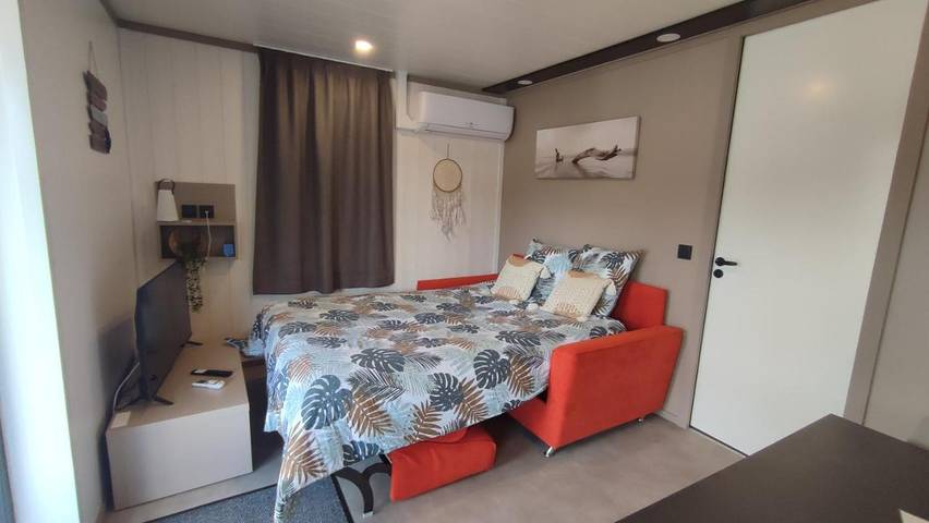 Gîte pour 6 personnes, avec terrasse à Giffaumont-Champaubert - 2